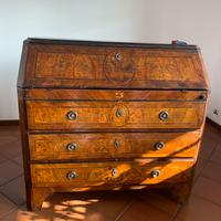 Armadio a ribalta sec XVIII