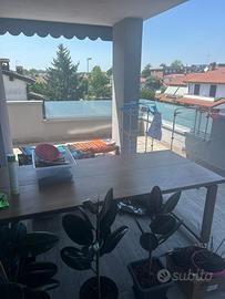 Tavolo in legno modello Ikea Morbylanga