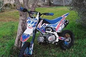 Pit bike