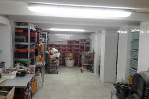 Locale magazzino laboratorio in centro città
