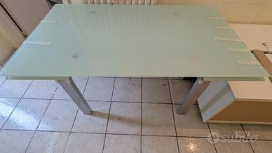 tavolo vetro x 6 con sedie salotto bianche