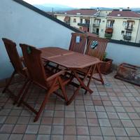 Set giardino tavolo ovale legno d’acero e 4 sedie