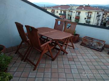 Set giardino tavolo ovale legno d’acero e 4 sedie