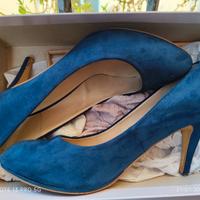 décolleté blu con plateau 