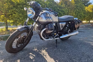 Moto Guzzi V7 II Special