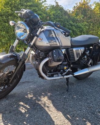 Moto Guzzi V7 II Special