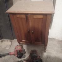 Mobile in legno due ante