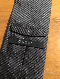 Cravatta Gucci