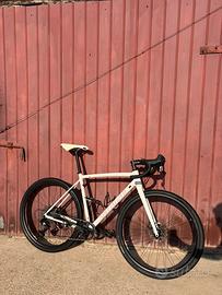 Bici gravel Specialized Crux Dsw comp (nuova)