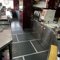 Arredamento completo da bar