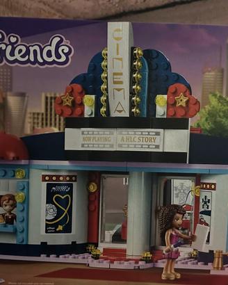 LEGO Friends 41448 - Il cinema di Heartlake City