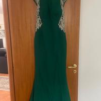 Vestito lungo a sirena con coda a rouches