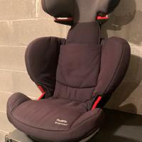 Seggiolino auto con attacchi Isofix
