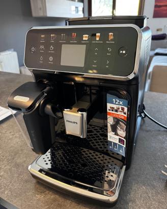 Macchina caffè automatica Philips Serie 4400 Latte