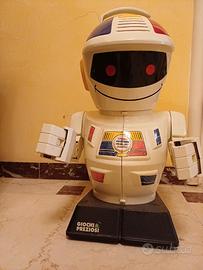 Emiglio  Robot