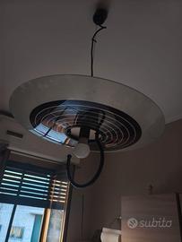 La lampada a sospensione Frisbi di Flos