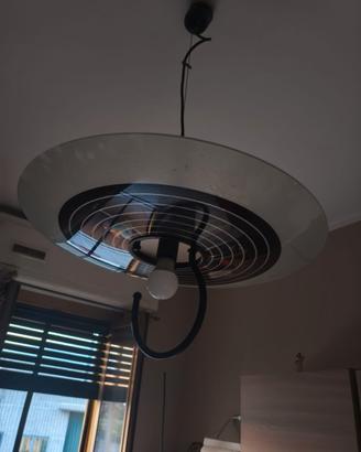 La lampada a sospensione Frisbi di Flos
