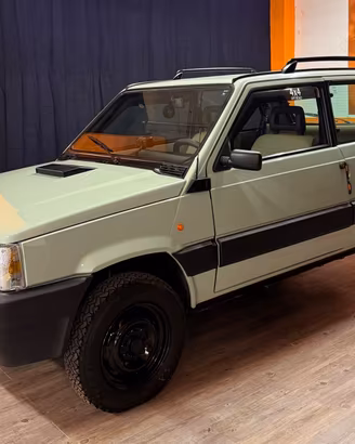 MERAVIGLIOSA PANDA 4 × 4 IN CONDIZIONI DA VETRINA 