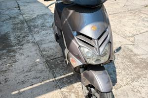 Scooter aprilia Leonardo 150