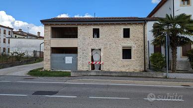 3 LOCALI A SAN PIETRO DI FELETTO