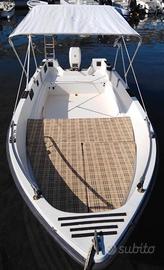 Conero con fuoribordo a barra