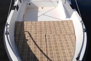 Conero con fuoribordo a barra