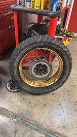 Metzeler Karoo Street 150/70 R18 – 2.400 km