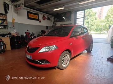 Lancia Ypsilon 1.2 69 CV 5 porte