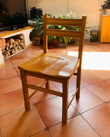 4 sedie in legno massiccio