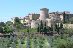 CASA INDIPENDENTE A GUALDO CATTANEO