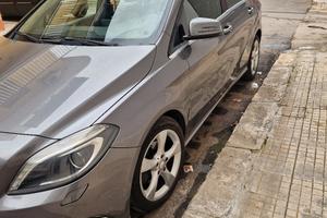  Mercedes B 180 Premium 