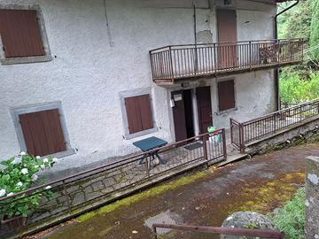 Rustico con 33 ettari di terreno