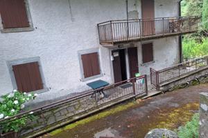 Rustico con 33 ettari di terreno