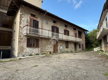 CASA DI CORTE A ROCCHETTA PALAFEA
