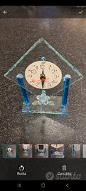 Orologio da tavolo in vetro colorato blu 