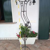 Colonna in ferro battuto 