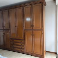Camera stile classico in legno - armadio tamburato