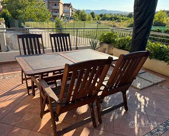 Tavolo da giardino con 4 sedie