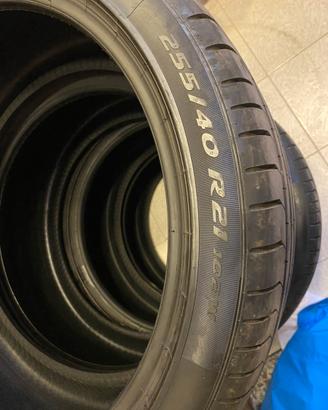 Gomme pirelli pzero 255 40 R21 102W