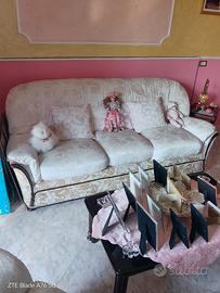 Divano completo con poltrone e tavolino 
