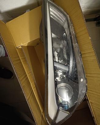 Faro dx Hyundai Tucson