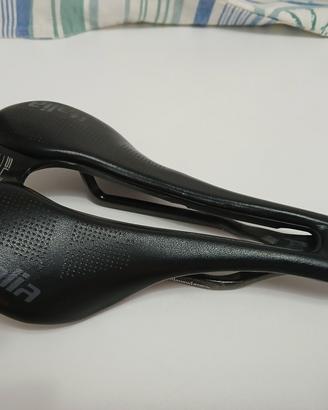 Sella Selle Italia slr boost binari carbonio