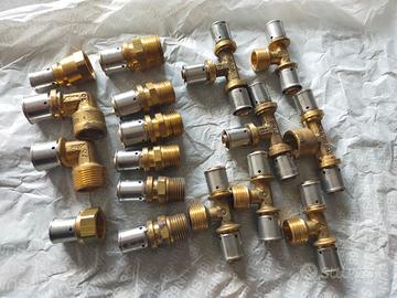 Raccordi multistrato a pinzare Valsir nuovi