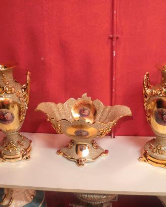 Trittico barocco in porcellana dorata