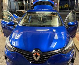 Renault clio E-Tech hybrid