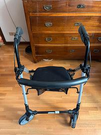 Girello deambulatore per anziani