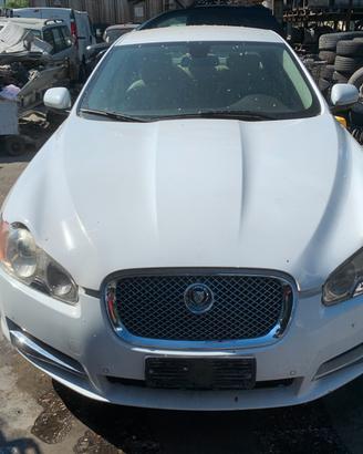 JAGUAR XF 3.0 D - ANNO 2011 - PER RICAMBI