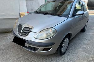 Lancia Ypsilon 1.3 mjt 75cv ok neopatentati
