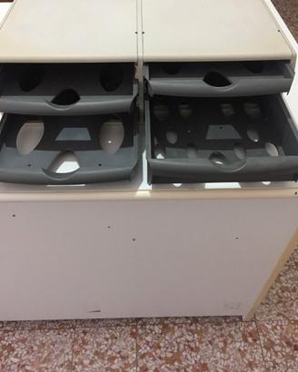 Cassettiera portadocumenti d'ufficio