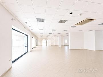 NEGOZIO A GIULIANOVA